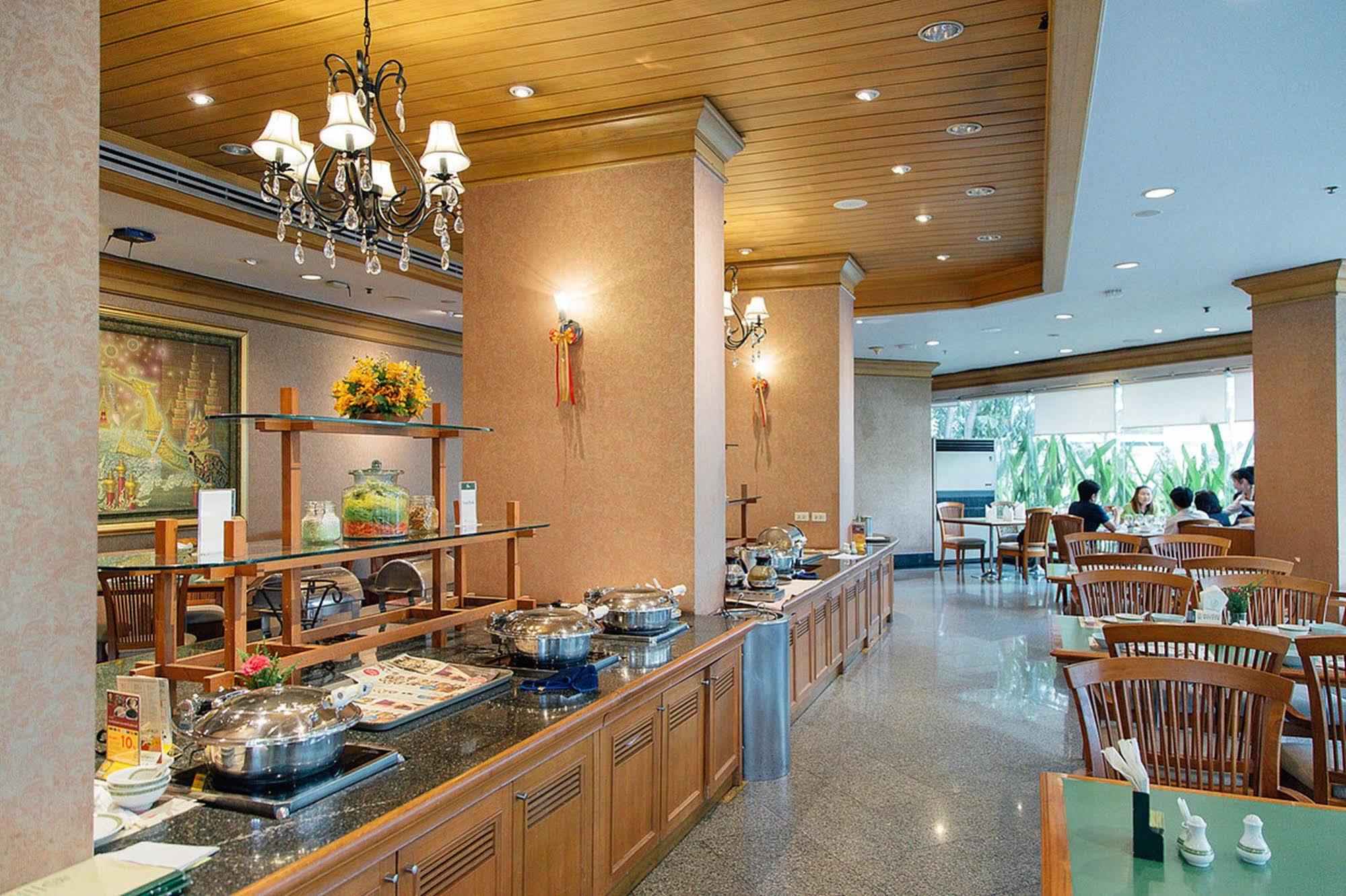 Grand Diamond Suites Hotel Bangkok Exterior foto
