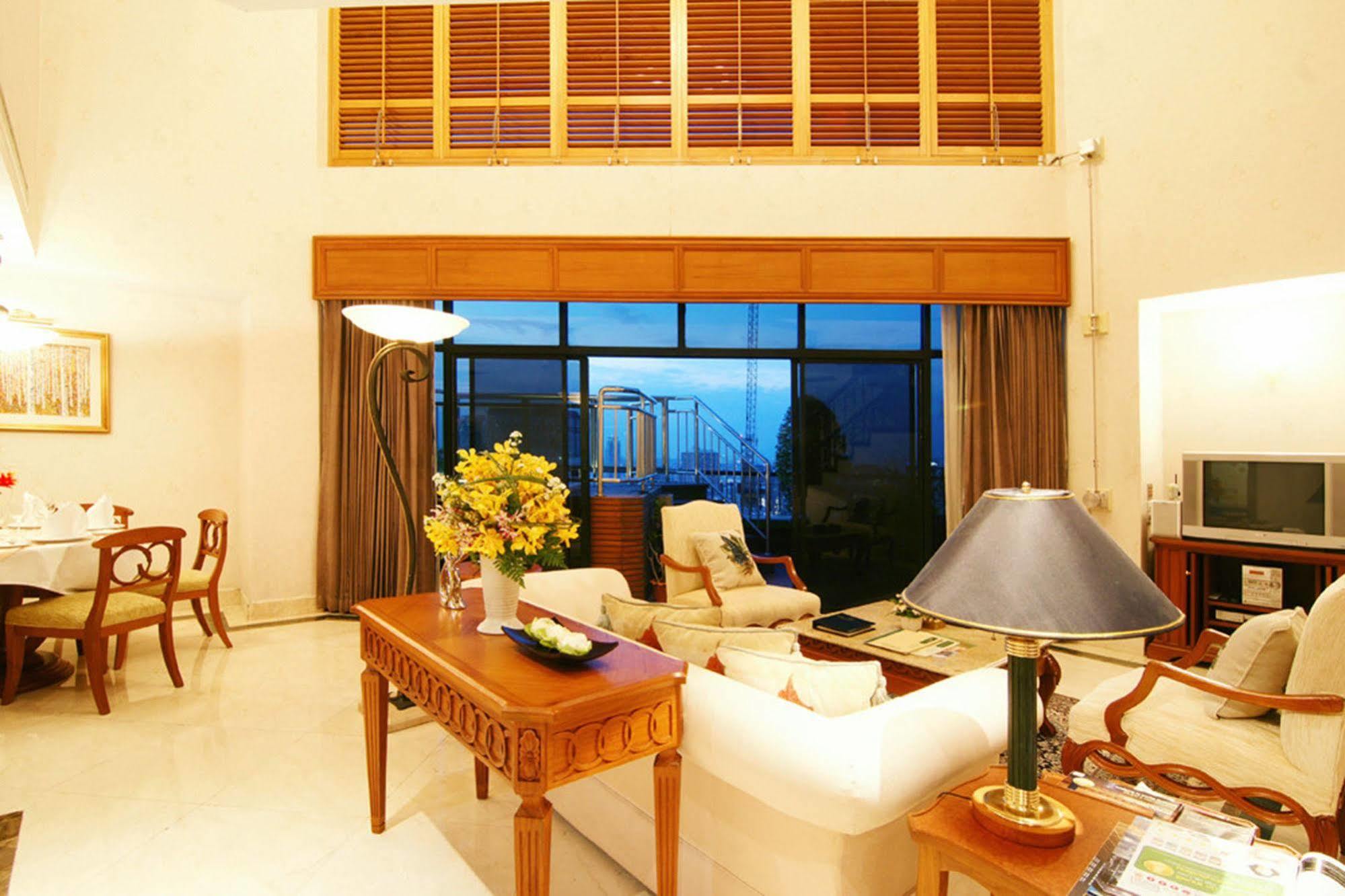 Grand Diamond Suites Hotel Bangkok Exterior foto